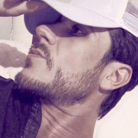 Meet your Posher, Josh - Picture 1 of 17